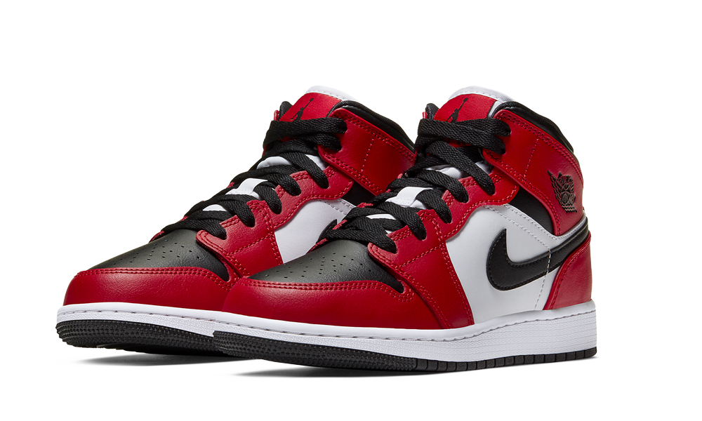 nike jordan mid chicago black toe